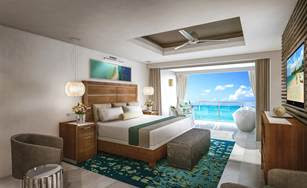 Oceanfront Honeymoon Walkout Club Level Room with Patio Tranquility Soaking Tub